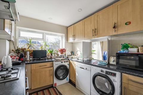 3 bedroom end of terrace house for sale, Kempshott Road, London, SW16
