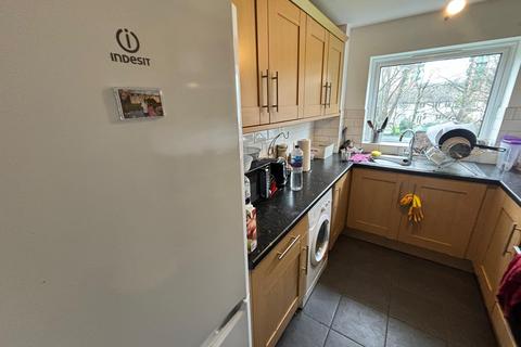 2 bedroom flat to rent, Crown Walk, Wembley, HA9
