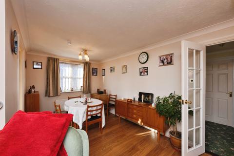 2 bedroom detached bungalow for sale, Perowne Way, Puckeridge, Ware