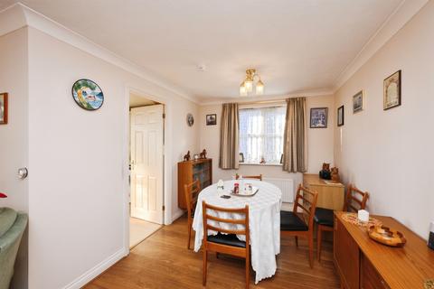 2 bedroom detached bungalow for sale, Perowne Way, Puckeridge, Ware