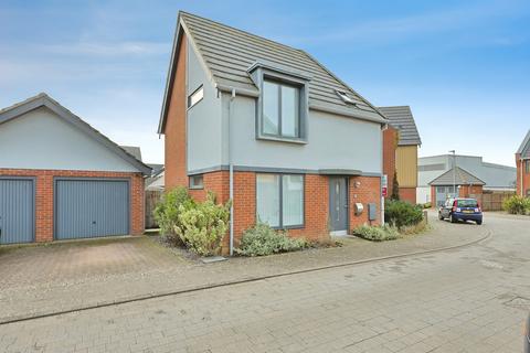 3 bedroom end of terrace house for sale, Blaxter Way, NORWICH