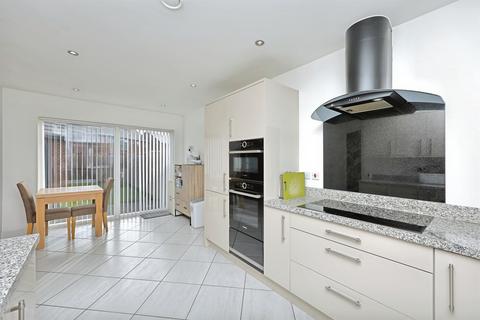 3 bedroom end of terrace house for sale, Blaxter Way, NORWICH