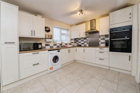 3 bedroom end of terrace house for sale, Cameron Close, Tiverton