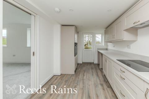 3 bedroom bungalow for sale, Beatty Drive, Cheshire CW12