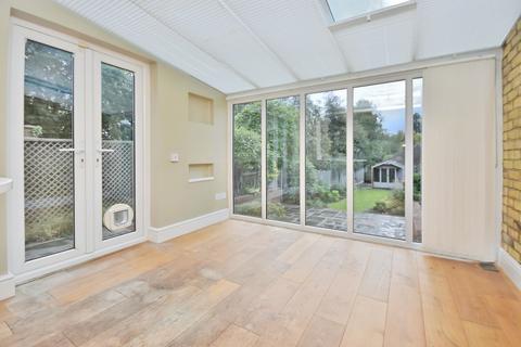 undefined, Thornfield Road, Herts CM23