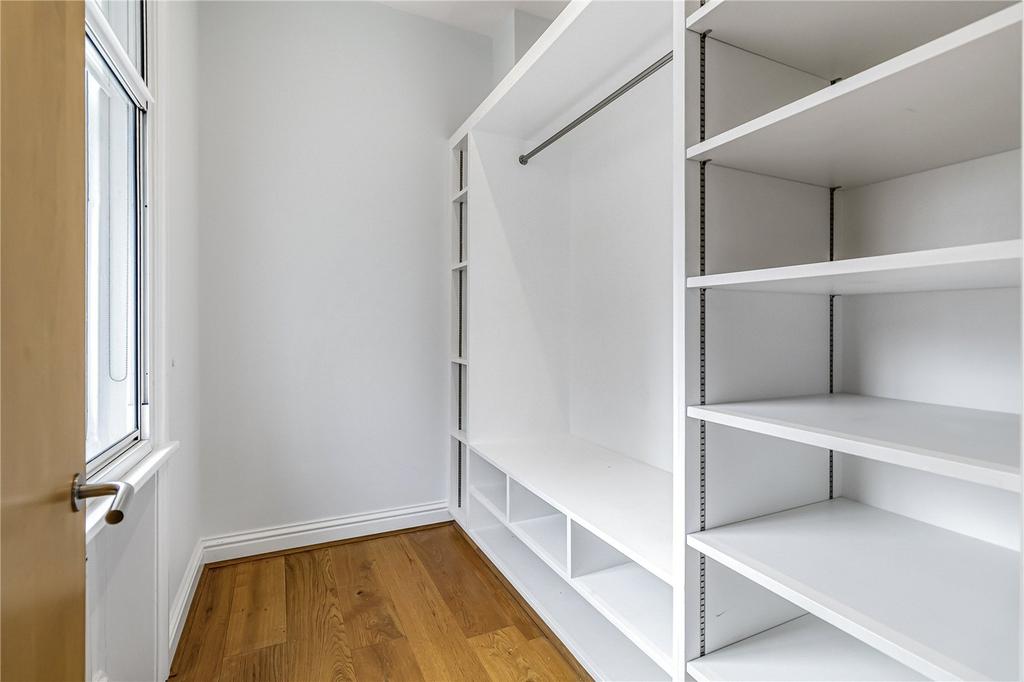 Walk-In Wardrobe
