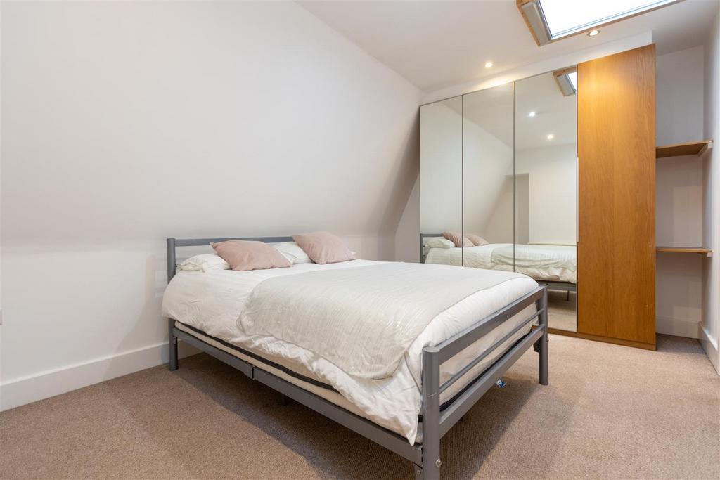 Bedroom 1 (1 of 1).jpg