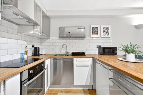 1 bedroom flat for sale, Heddington Grove, London N7