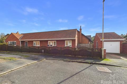 3 bedroom bungalow for sale, Barleycroft, North Yorkshire YO11
