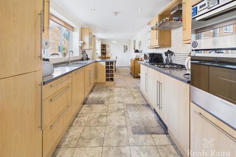 3 bedroom bungalow for sale, Barleycroft, North Yorkshire YO11