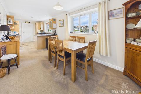 3 bedroom bungalow for sale, Barleycroft, North Yorkshire YO11