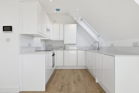3 bedroom flat to rent, Nether Street, West Finchley N3