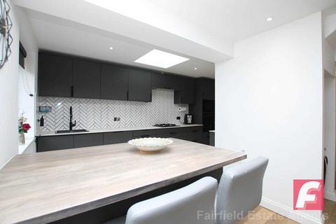 3 bedroom semi-detached house for sale, Park Avenue, Bushey, WD23