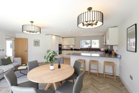 4 bedroom detached house for sale, Royal Oaks, Banstead