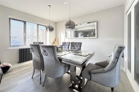 4 bedroom semi-detached house for sale, Kingfisher Drive, Westbury