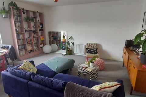 1 bedroom flat to rent, 184-186 Well Street, Hackney E9