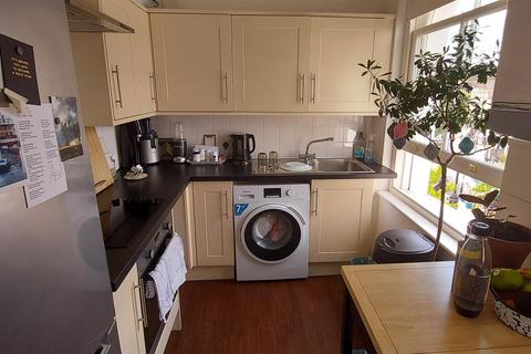 1 bedroom flat to rent, 184-186 Well Street, Hackney E9