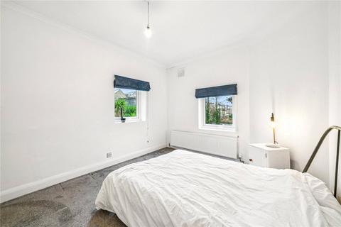 2 bedroom apartment to rent, Nightingale Lane, SW12