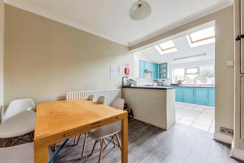 7 bedroom semi-detached house for sale, Holden Crescent, Newark