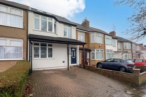 4 bedroom terraced house for sale, Roxeth Green Avenue, Harrow HA2