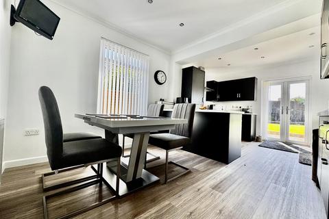 4 bedroom detached bungalow for sale, Halt Road, Goonhavern, Truro