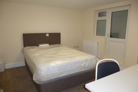 1 bedroom detached house to rent, London Road, Reading, Berkshire