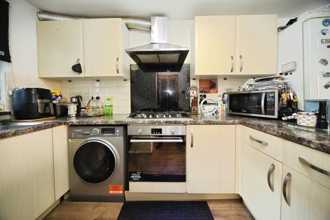 undefined, Morris Close, Luton