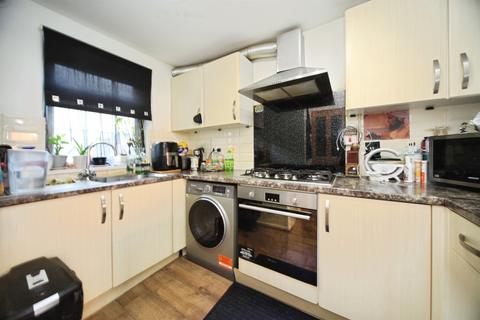 undefined, Morris Close, Luton