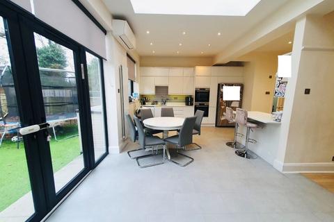 undefined, Warwick Avenue, Edgware HA8