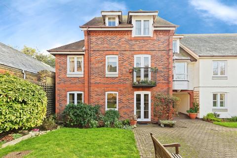 2 bedroom ground floor flat for sale, Gange Mews, Faversham