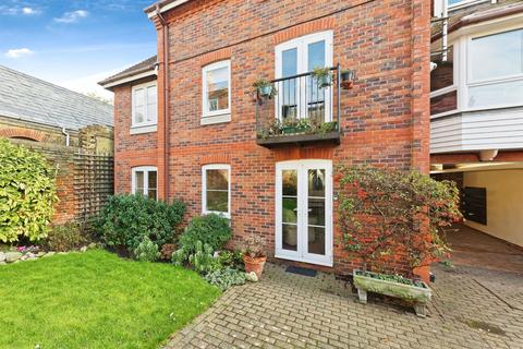 2 bedroom ground floor flat for sale, Gange Mews, Faversham