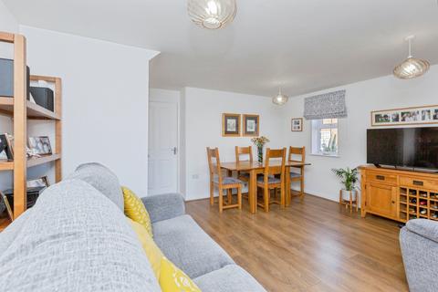 undefined, Paris Close, Hinckley