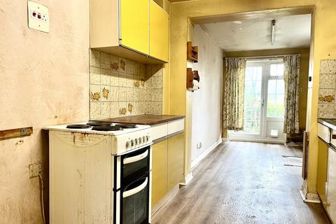 3 bedroom terraced house for sale, Gilders Road, Chessington, Surrey. KT9 2EB