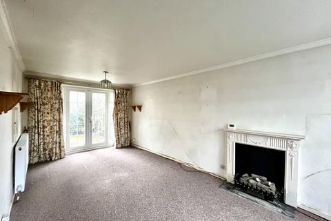 3 bedroom terraced house for sale, Gilders Road, Chessington, Surrey. KT9 2EB
