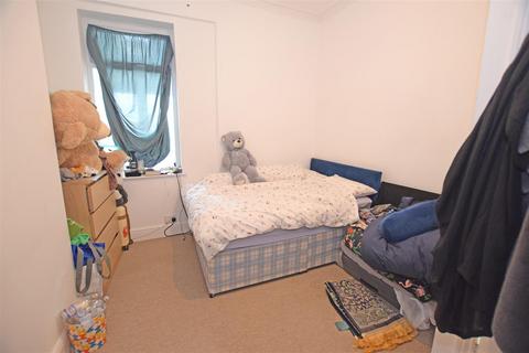2 bedroom apartment to rent, Shirley Road, Roath, Cardiff
