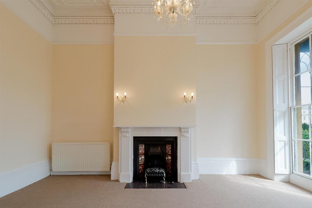 Living Room (6).jpg