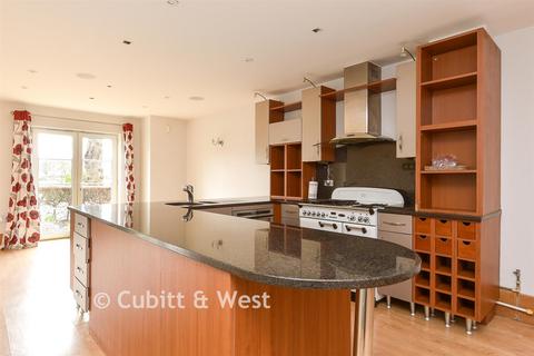 undefined, Coldstream Road, Caterham CR3