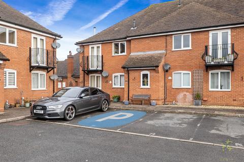 2 bedroom flat for sale, Old Market Court, Pershore