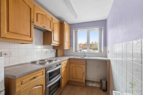 2 bedroom flat for sale, Old Market Court, Pershore