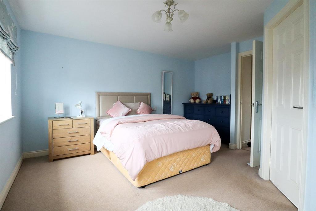 Bedroom 1.jpg