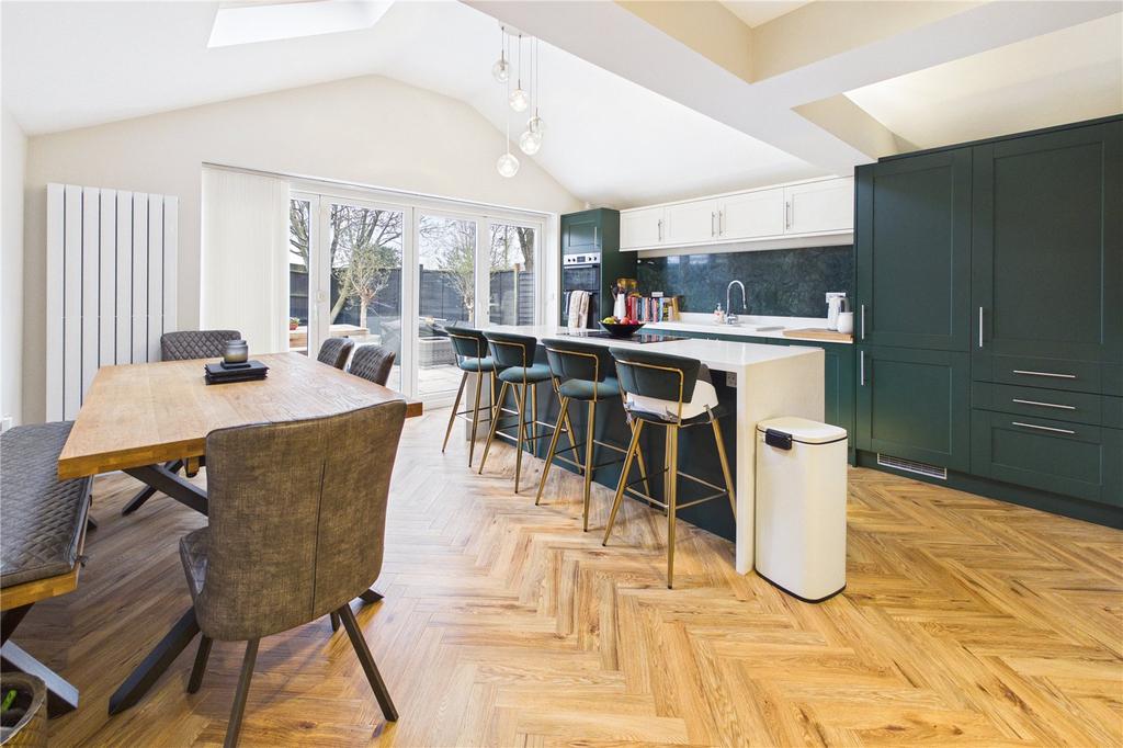 Dining/Kitchen