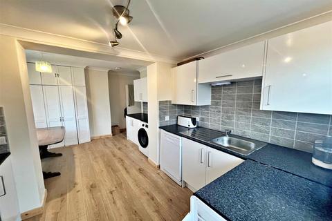 2 bedroom bungalow to rent, Ferndown