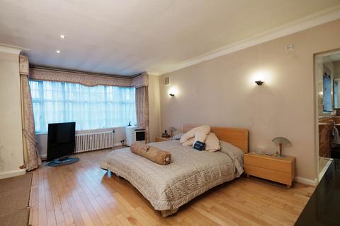 6 bedroom detached house for sale, Haslemere Gardens, London N3