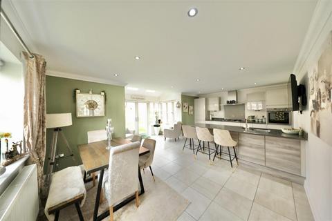 4 bedroom detached house for sale, Stable Way, Kingswood, Hull