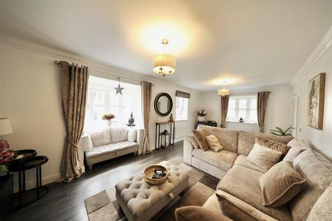 4 bedroom detached house for sale, Stable Way, Kingswood, Hull