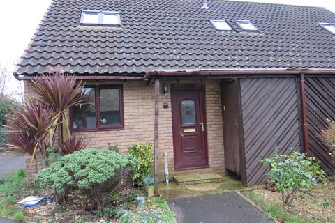 Robins Court, Chard