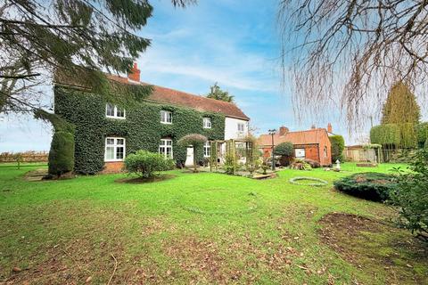 4 bedroom farm house for sale, Crabmill Lane, Birmingham B38 0HB