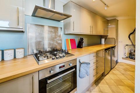 2 bedroom ground floor flat for sale, Park Court, Thame
