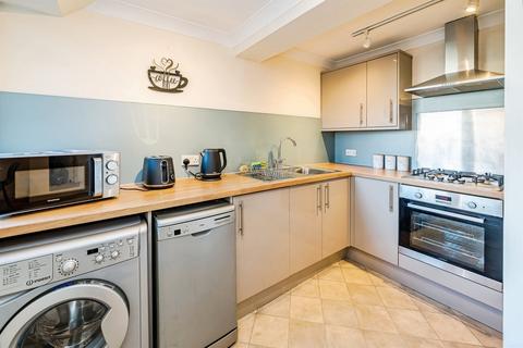 2 bedroom ground floor flat for sale, Park Court, Thame