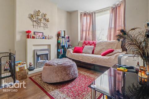 3 bedroom end of terrace house for sale, Bridge Road, Bedford